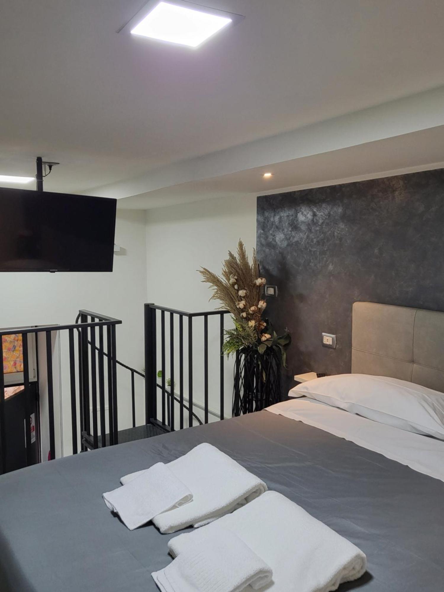 L'Approdo Di Dante Apartment Naples Exterior photo